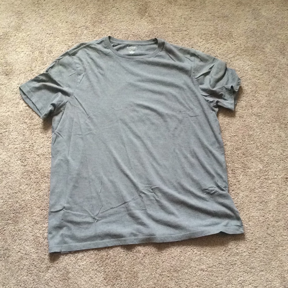 2 T-shirts